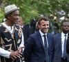 qui dispose en effet de courts de tennis, d'un terrain de basket, d'une piscine, d'un bain thermal, d'un restaurant, d'un bar, d'un musée, rien que ça.
Le président français Emmanuel Macron et Yannick Noah au village Noah pour un débat avec la société civile et un concert, Yaoundé, Cameroun, le 26 juillet 2022. Emmanuel Macron effectue une tournée africaine de trois jours au Cameroun, au Bénin et en Guinée-Bissau. © Stéphane Lemouton/Bestimage