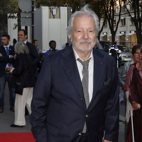 Pierre Arditi arrivant au "Concerto pour la Paix" organisé par Omar Harfouch au Théâtre des Champs Élysées à Paris, France, le 18 Septembre 2024. © Perusseau / Tribeca / Bestimage
