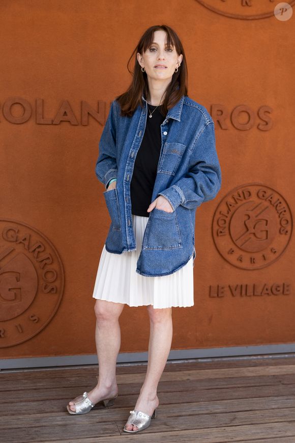 Lolita Chammah au village lors des Internationaux de France de Tennis de Roland Garros 2025. Paris, le 30 mai 2025. 
© Moreau / Jacovides / Bestimage