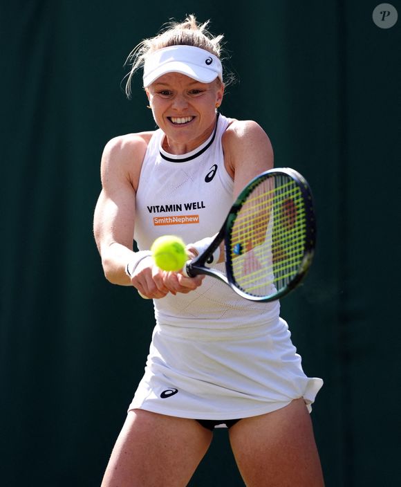 Harriet Dart pendant son match contre Xinyu Wang (non illustré) lors de la sixième journée des Championnats de Wimbledon 2024 au All England Lawn Tennis and Croquet Club, à Londres. 6 juillet 2024. Photo : John Walton/PA Wire.