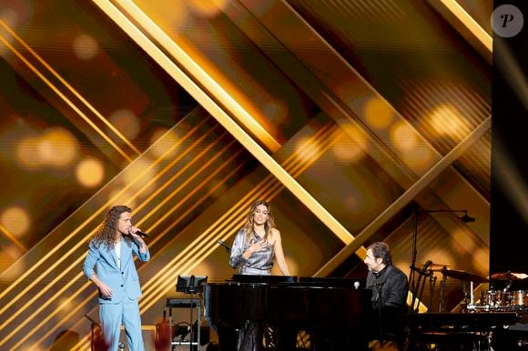 Exclusif - Julien Doré, Laury Thilleman, André Manoukian - Enregistrement de l'émission "La fête de la chanson française" à Paris, présentée par L.Thilleman et A.Manoukian, et diffusée le 20 décembre sur France 3
© Pierre Perusseau / Bestimage