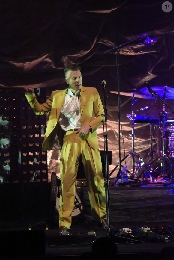Auprès du "Figaro", Asaf Avidan raconte y avoir été invité par la star.

Asaf Avidan en concert lors de sa tournée "Anagnorisis Tour 2022" à Rome. Le 3 mars 2022
© Roberto Bettacchi-LPS / Zuma Press / Bestimage