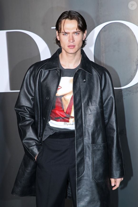 Saul Nanni au photocall du défilé Dior Homme à l'École-Militaire lors de la semaine de la mode masculine automne/hiver 2025-2026 à Paris, France, le 24 janvier 2025. © Bertrand Rindoff/Bestimage
