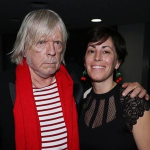 Renaud partage la vie d'une femme de 27 ans sa cadette baptisée Cerise

Renaud (Séchan) et sa femme Cerise lors du "Hyper Week-end Festival" a Radio France. © Denis Guignebourg / Bestimage