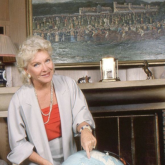 Line Renaud à son Domicile à la Jonchère à Rueil Malmaison en Juillet 1988.

© Bortoli//JLPPA/Bestimage