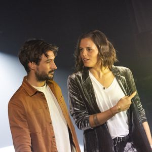 Exclusif - Jeremy Frerot et sa femme Laure Manaudou - Backstage - Enregistrement de l'émission "La Chanson secrète 11" à Paris, diffusée le 24 juin sur TF1. Le 15 janvier 2022
© Cyril Moreau / Bestimage