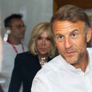 Apparition surprise pour le couple présidentiel !

Le président Emmanuel Macron, Brigitte Macron au spectacle de Dany Boon "Clown n'est pas un métier" lors du 41ème Festival de Ramatuelle.

© Cyril Bruneau / Bestimage