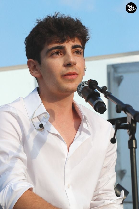 Léon Hesby, le fils de P.Bruel, se produit pour la première fois sur scène en France, au festival des Sables-d'Olonne.
Noël Carrier / Bestimage