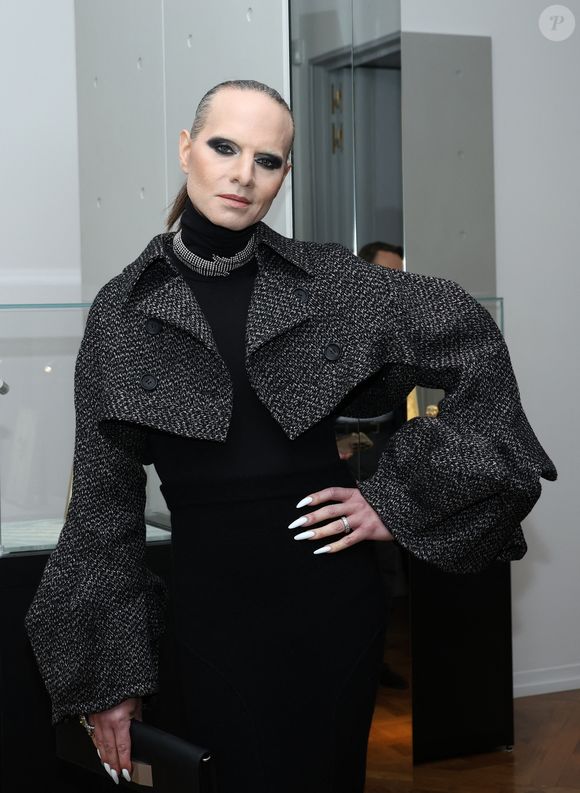 Exclusif - Jordan Roth - Vernissage de l'exposition "Liaisons dangereuses & Métamorphoses" du créateur Elie Top à l'occasion de ses 10 ans de création chez Christie's à Paris le 27 janvier 2025. © Denis Guignebourg/BestImage