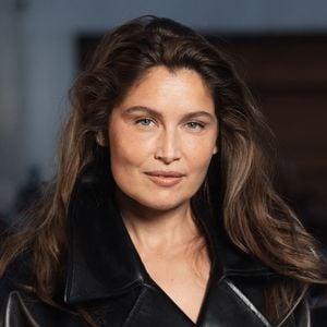Laetitia Casta continue d'éblouir par son charisme intemporel et sa carrière remarquable.

Laetitia Casta au défilé Balenciaga Collection Femme Prêt-à-Porter Printemps/Eté 2026 lors de la Fashion Week de Paris.

© Tiziano Da Silva for Balenciaga/Bestimage