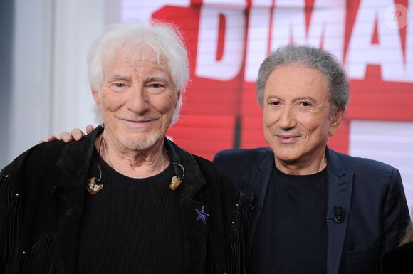 Exclusif - Hugues Aufray et Michel Drucker - Enregistrement de l'émission "Vivement dimanche" au studio Gabriel à Paris le 15 décembre 2023, présentée par M.Drucker, et diffusée le 4 février 2024  sur France 3. 
© Guillaume Gaffiot / Bestimage