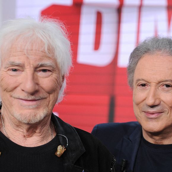Exclusif - Hugues Aufray et Michel Drucker - Enregistrement de l'émission "Vivement dimanche" au studio Gabriel à Paris le 15 décembre 2023, présentée par M.Drucker, et diffusée le 4 février 2024  sur France 3. 
© Guillaume Gaffiot / Bestimage