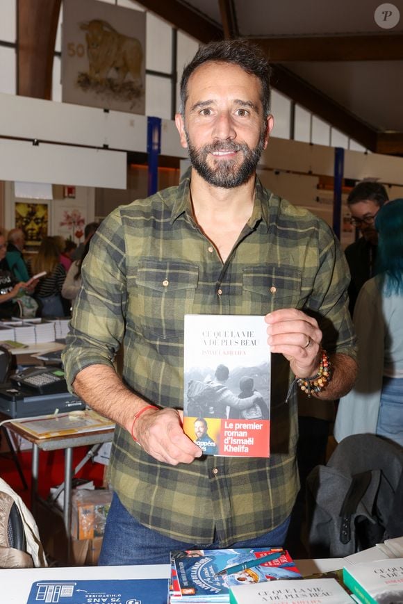 Ismaël Khelifa à la Halle Georges Brassens de Brive-la-Gaillarde pour la Foire du Livre de Brive , le 9 novembre 2024. © Jean-Marc Lhomer / Bestimage