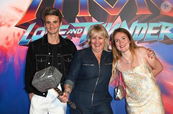 L'ancienne animatrice de "D&Co" sur M6 avait déjà évoqué avoir été victime de violences conjugales de la part du père de ses enfants, Roxanne et Norman.

Valérie Damidot avec ses enfants Norman et Roxanne - Avant-première du film "Thor Love and Thunder" au Grand Rex à Paris le 7 juillet 2022. © Coadic Guirec/Bestimage