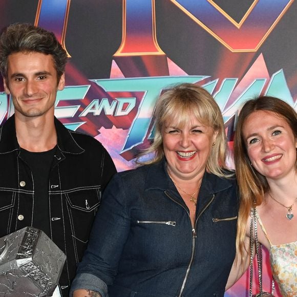 L'ancienne animatrice de "D&Co" sur M6 avait déjà évoqué avoir été victime de violences conjugales de la part du père de ses enfants, Roxanne et Norman.

Valérie Damidot avec ses enfants Norman et Roxanne - Avant-première du film "Thor Love and Thunder" au Grand Rex à Paris le 7 juillet 2022. © Coadic Guirec/Bestimage