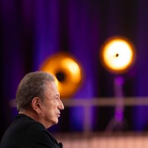 Exclusif - Michel Drucker lors de l'enregistrement de l'émission "Famille je vous aime" présentée par Michel Drucker et qui sera diffusée le vendredi 29 mai sur France 3, à Paris, France, le 4 décembre 2025. © Gaffiot-Perusseau/Bestimage