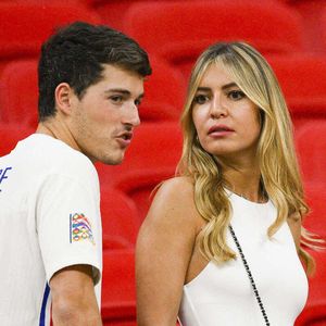 Après deux magnifiques cérémonies, Dylan Deschamps et Mathilde Cappelaere savourent leur amour sous le soleil indonésien. 

Fils Dylan Deschamps et sa compagne Mathilde Cappelaere - People et joueurs en famille dans les tribunes lors du match de demi-finale "France - Maroc" lors de la Coupe du Monde 2022 au Qatar (FIFA World Cup Qatar). JB Autissier / Panoramic / Bestimage