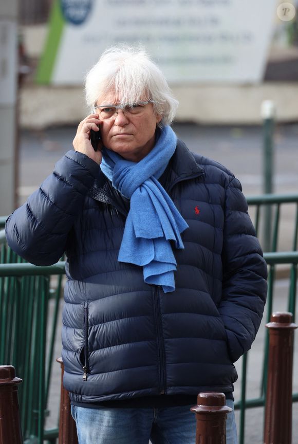 Exclusif - Georges Lang à la sortie des studios de RTL à Paris, France, le 11 décembre 2023.  
Agence / Bestimage