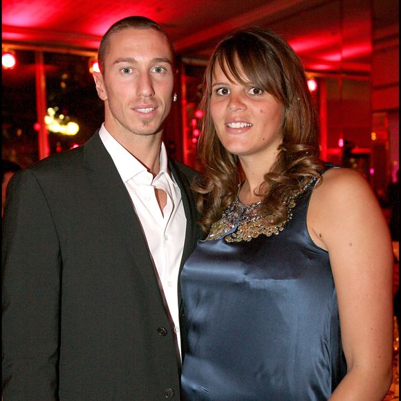 La nageuse de 38 ans s'est depuis livrée sur l'alimentation saine sur laquelle elle a misé pour retrouver son poids de forme. 

Laure Manaudou et Frédérick Bousquet au Pavillon d'Armenonville en 2010  RINDOFF-BELLAK / BESTIMAGE