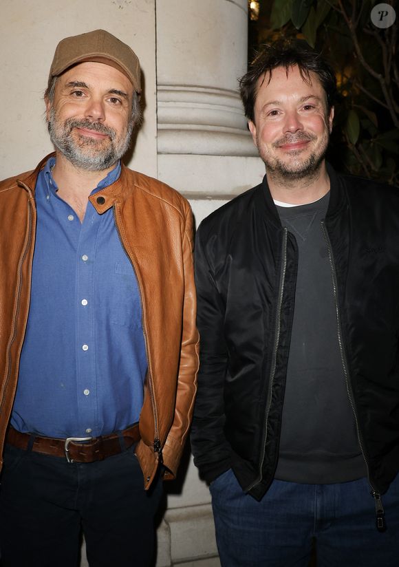 Michel Sardou - qui possède une maison au cap Bénat - devrait être présent pour l’occasion, accompagné de ses proches, dont son fils Romain. 

Romain Sardou et son frère Davy Sardou - Jacques Rouveyrollis à fêté ses 60 ans de Lumières au théâtre Edouard 7 à Paris le 14 décembre 2025.© Coadic Guirec / Bestimage