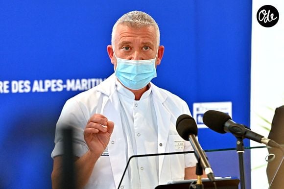 Près de la moitié de notre espérance de vie dépend de nos habitudes quotidiennes.

Olivier Guerin, chef du pôle gériatrie du CHU de Nice, président de la Société française de gériatrie et nouveau membre du Conseil Scientifique gouvernemental, durant le point presse à la préfecture des Alpes-Maritimes, à Nice, France, le 22 février 2021, sur l'évolution de la situation sanitaire dans le département et sur les nouvelles mesures sanitaires qui vont s'appliquer pendant les prochains 15 jours. © Bruno Bebert/Bestimage