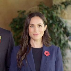 Le business de Meghan Markle fonctionne à merveille, à tel point que certains produits vendus par sa marque sont en rupture de stock
Les membres de la famille royale britannique auto-exilés, le prince Harry et Meghan Markle (duc et duchesse de Sussex), sont apparus ensemble pour la première fois en trois mois dans une nouvelle vidéo. - JLPPA/Bestimage