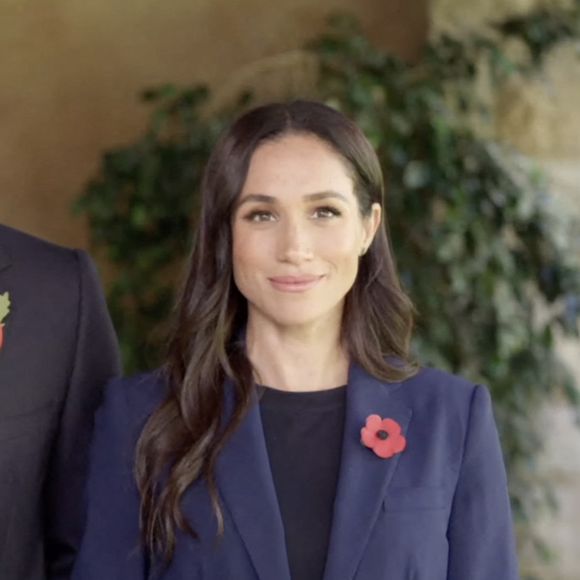 Le business de Meghan Markle fonctionne à merveille, à tel point que certains produits vendus par sa marque sont en rupture de stock
Les membres de la famille royale britannique auto-exilés, le prince Harry et Meghan Markle (duc et duchesse de Sussex), sont apparus ensemble pour la première fois en trois mois dans une nouvelle vidéo. - JLPPA/Bestimage