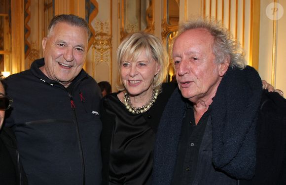 Jean-Marie Bigard, Chantal Ladesou, Didier Barbelivien - Rachida Dati remet à Chantal Ladesou les insignes de Chevalier de la Légion d'Honneur au ministère de la Culture à Paris le 2 février 2026.

© Philippe Baldini / Bestimage