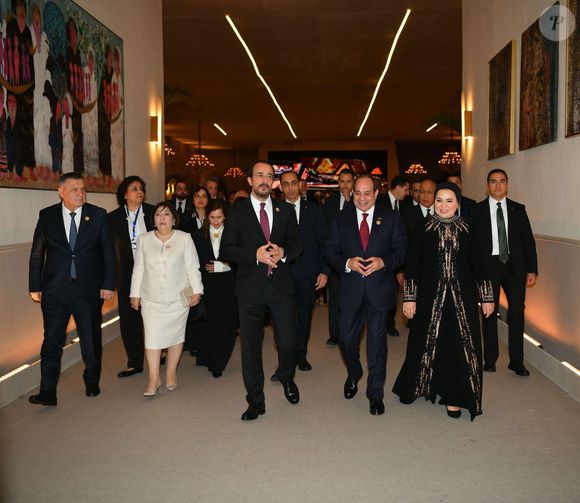 Le président égyptien Abdel Fattah Al-Sisi et la Première dame Entissar Al-Sisi assistent à la cérémonie d'inauguration du Grand Musée égyptien au Caire, en présence de délégations d'environ 80 pays, de représentants d'organisations internationales et régionales et de grandes entreprises mondiales. © Zuma Press/PsnewZ/Bestimage