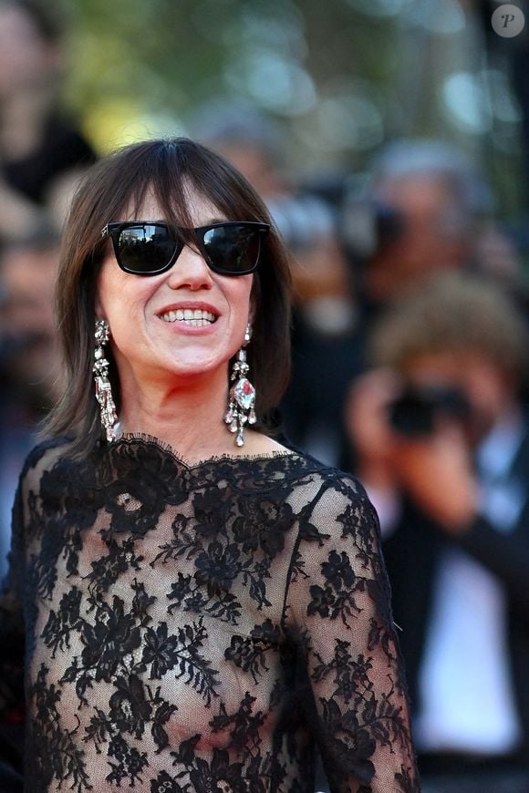 Charlotte Gainsbourg assiste au tapis rouge 'Emilia Perez' lors de la 77ème édition du Festival de Cannes au Palais des Festivals le 18 mai 2024 à Cannes, France. Photo by Franck Castel/ABACAPRESS.COM