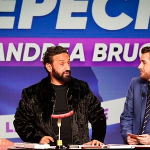 Cyril Hanouna, Andrea Bruche, sur le plateau de TBT9 présenté par C.Hanouna, et diffusé en direct sur W9, Paris, France, le 07 novembre 2025. © Jack Tribeca / Bestimage