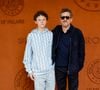 Ce dimanche 8 juin 2025, Marcel, âgé de 13 ans, a posé aux côtés de son père, Guillaume Canet

Guillaume Canet et son fils Marcel au village lors des Internationaux de France de Tennis de Roland Garros 2025, à Paris, France, le 8 juin 2025. © Cyril Moreau/Bestimage
