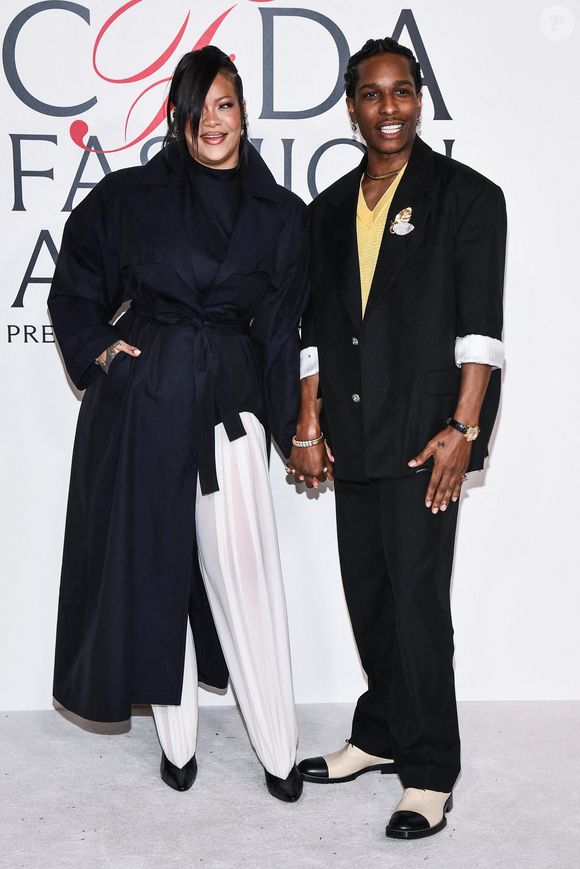 Rihanna et A$AP Rocky sur le tapis rouge des CFDA Fashion Awards 2025 qui se sont déroulés au Musée américain d'histoire naturelle à New York, NY, le 3 novembre 2025. Photo parAnthony Behar/SPUS/ABACAPRESS.COM