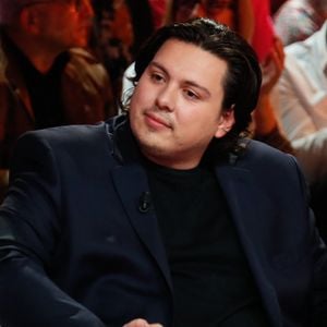 À cette occasion, l'actrice lui a dédié une publication sur son compte Instagram ce vendredi 28 novembre 2025.

Enzo Gaccio lors du backstage de l'enregistrement de l'émission "Famille je vous aime" présentée par Michel Drucker, aux Studios rive gauche à Paris, France, le 14 avril 2025.

© Clovis-Gaffiot/Bestimage