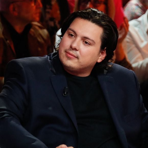 À cette occasion, l'actrice lui a dédié une publication sur son compte Instagram ce vendredi 28 novembre 2025.

Enzo Gaccio lors du backstage de l'enregistrement de l'émission "Famille je vous aime" présentée par Michel Drucker, aux Studios rive gauche à Paris, France, le 14 avril 2025.

© Clovis-Gaffiot/Bestimage