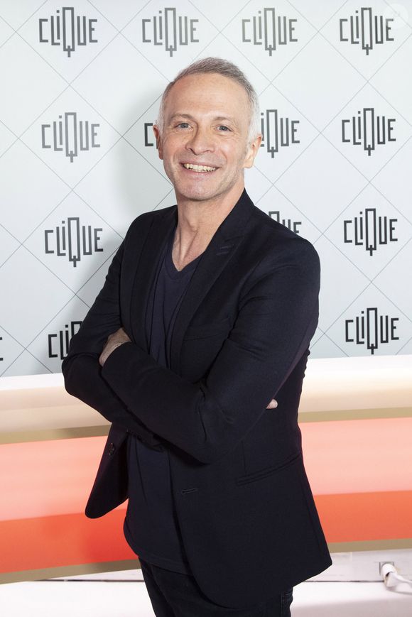Et pour la suite, il a déjà tout prévu : il aimerait qu'une femme reprenne le flambeau.

Exclusif - Samuel Etienne - Backstage de l'enregistrement de l'émission "Clique", présentée par M.Achour et diffusée en clair sur Canal + le 11 avril 2021
© Jack Tribeca / Bestimage