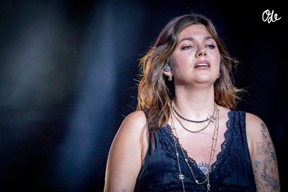 Esmée semble déjà attirée par le monde artistique et rêve de devenir actrice et chanteuse.

Louane se produit sur la scène du festival "Printemps de Pérouges" au château de Saint-Maurice-de-Rémens (01 - France) le 28/06/2026. © Sandrine Thesillat/Psnewz/Bestimage