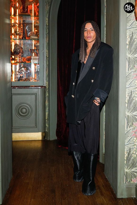 Une annonce faite sur Instagram dimanche 2 août dans la soirée. 
Manhattan (New York) – Balmain et Olivier Rousteing ont organisé un dîner intimiste au Monsieur, à Manhattan, New York. Backgrid USA / Bestimage