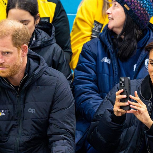 Vancouver, CANADA - Le prince Harry, duc de Sussex, et Meghan Markle, duchesse de Sussex, sont aperçus au Hillcrest Recreation Centre au Canada, soutenant le curling en fauteuil roulant lors des Invictus Games Vancouver Whistler 2025.



Sur la photo : Prince Harry, Meghan Markle Backgrid USA / Bestimage