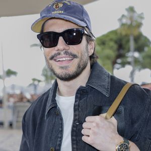 François Civil se rend à l'Hôtel Martinez pour assister à une projection avant le 78ème Festival de Cannes le 15 mai 2025 à Cannes, France. Photo by Marco Piovanotto/ABACAPRESS.COM
