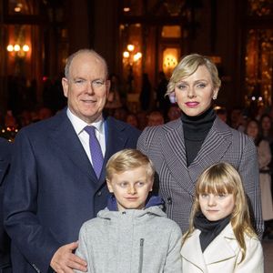 Pour le moment, Jacques et Gabriella n'y sont jamais allés

Le Prince Albert II de Monaco, la Princesse Gabriella de Monaco, le Prince Jacques de Monaco et la Princesse Charlène de Monaco assistent à l'inauguration des illuminations de Noël sur la Place du Casino à Monte-Carlo, Monaco, le 30 novembre 2024 Monaco. Photo par Pierre Villard/Pool/ABACAPRESS.COM