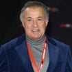 Le champion de Formule 1 Jean Alesi vit une retraite discrète au milieu des vignes, sa maison offre une vue imprenable sur un sublime monument historique