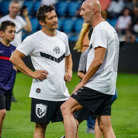 Bixente Lizarazu et Fabien BARTHEZ lors du match de bienfaisance du Club de France des Variétés au Stade Jean Dauger, le 19 octobre 2022 à Bayonne, en France. Photo de Pierre Costabadie/Icon Sport/ABACAPRESS.COM