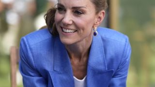 Le prince George immense, Louis cramponné à elle : Kate Middleton célèbre son impressionnant défi en famille