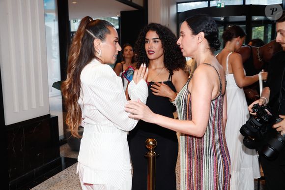 Chaque jour, Clarisse Castan accompagne de grandes célébrités connues de tous, notamment des sportifs.

Exclusif - Amelle Chahbi -  Clarisse Castan, Sabrina Ouazani  - Avant-première du docu-série "Clarisse, dans l'ombre des stars" produit par Mediawan et porté par Clarisse Castan et qui sera diffusé sur 6Ter et Netflix en fin de mois au siège social de Médiawan à Paris, France, le 01 juillet 2025. © Christophe Clovis / Bestimage