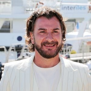 Michaël Youn a vite deviné de qui il s'agissait 

Michael Youn - Photocall du film "Flashback" lors de la 26ème Edition du Festival de la Fiction de La Rochelle.
© Patrick Bernard / Bestimage