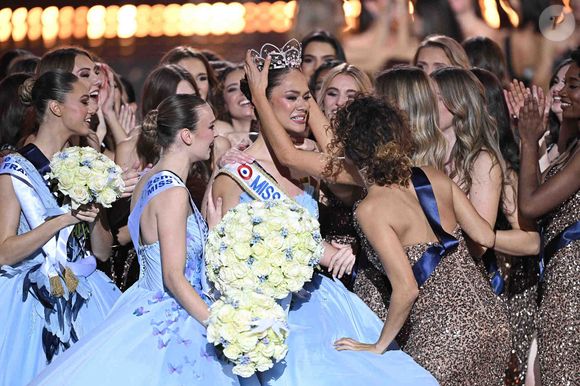Le maire se félicite de cette victoire, "une grande fierté pour notre petit village".

Election de Miss France 2026 sur TF1. © David Niviere/SIPA via Bestimage