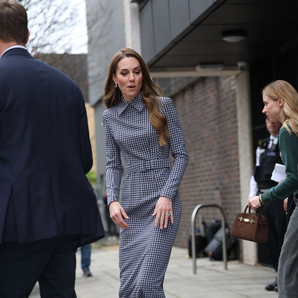 La princesse s’est montrée en grande forme, souriante et très attentive aux familles et professionnels présents.

La princesse de Galles (Catherine "Kate" Middleton, princesse de Galles), marraine d'Anna Freud, lors d'une visite à l'organisation caritative pour la santé mentale des enfants dans le nord de Londres, pour discuter du rôle vital des relations et des liens dans la formation des bébés, des enfants et des jeunes gens pour l'avenir. Date de la photo : jeudi 27 novembre 2025.

PA Photo/ Bestimage