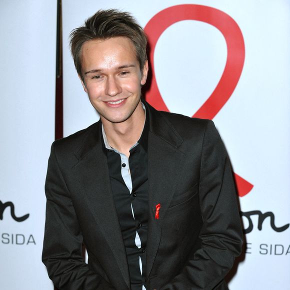 Cyril Feraud pose lors d'une séance photo organisée à l'occasion de la soirée de lancement de l'édition 2010 de Sidaction (du 26 au 28 mars), qui s'est tenue au Casino de Paris, à Paris, en France, le 3 mars 2010. Photo de Thierry Orban/ABACAPRESS.COM