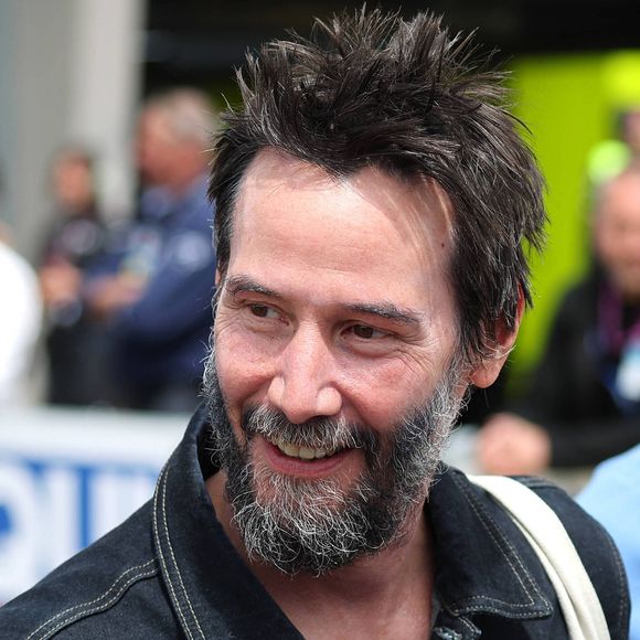 Keanu Reeves, passionné de moto, est venu jusqu'à Hohenstein-Ernstthal pour le grand prix moto GP d'Allemagne le 7 juillet 2024.

© Imago / Panoramic / Bestimage